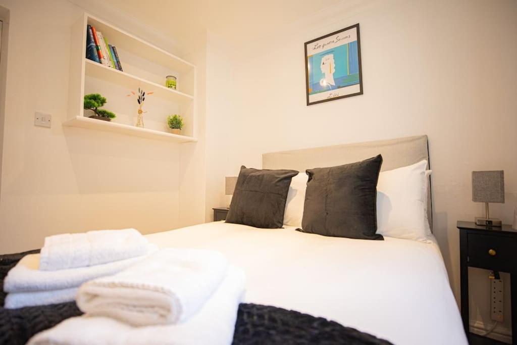 Perfect Location 4Bed 2 Bath Spacious Apartment Londen Buitenkant foto