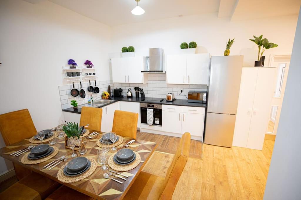 Perfect Location 4Bed 2 Bath Spacious Apartment Londen Buitenkant foto