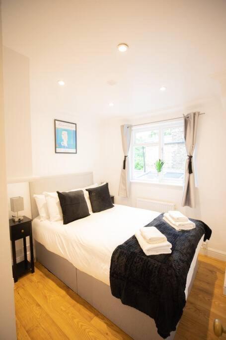 Perfect Location 4Bed 2 Bath Spacious Apartment Londen Buitenkant foto