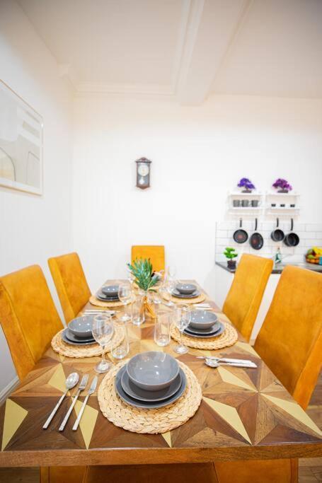 Perfect Location 4Bed 2 Bath Spacious Apartment Londen Buitenkant foto